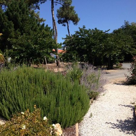Ulvf Les Hibiscus Hotel Saint-Jean-de-Monts Exterior foto